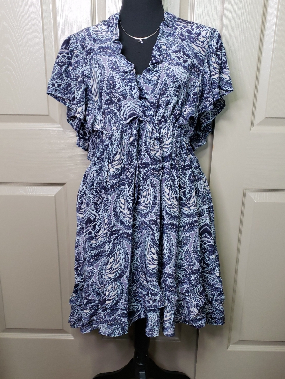 Sundance Navy and White Floral Printed Ruffled V-Neck Dress Size Petite Large